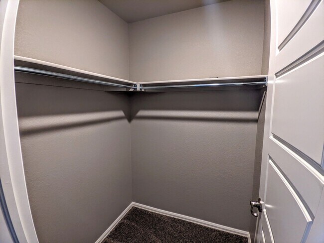 Building Photo - 6152 Gannet Dr