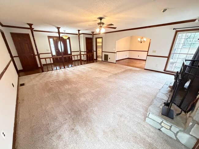 Building Photo - Inviting 3-Bedroom Brick Ranch Oasis in China Grove