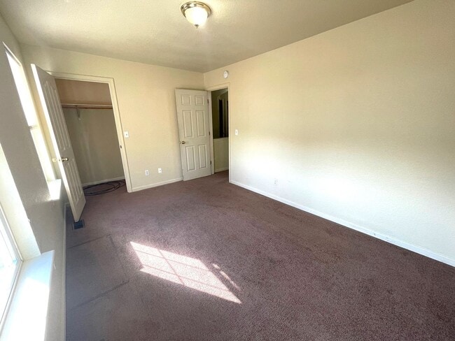 Building Photo - Duplex on Rice Road