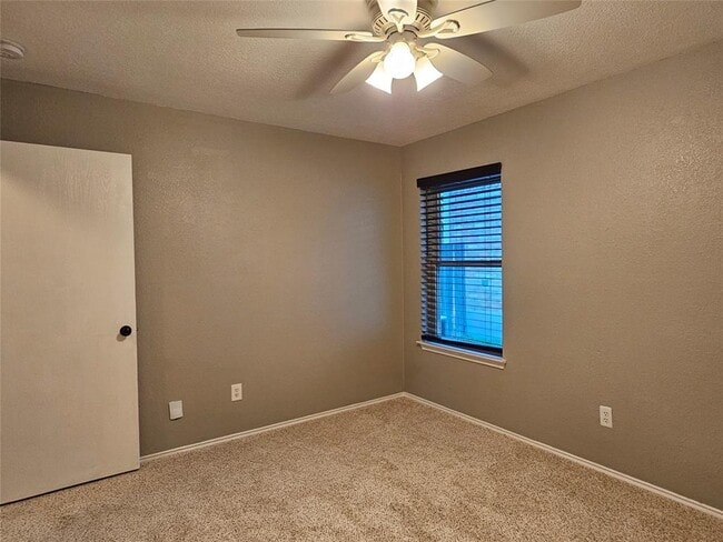 Building Photo - 3932 Haleys Way