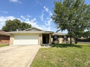Building Photo - 702 Monterrey Dr