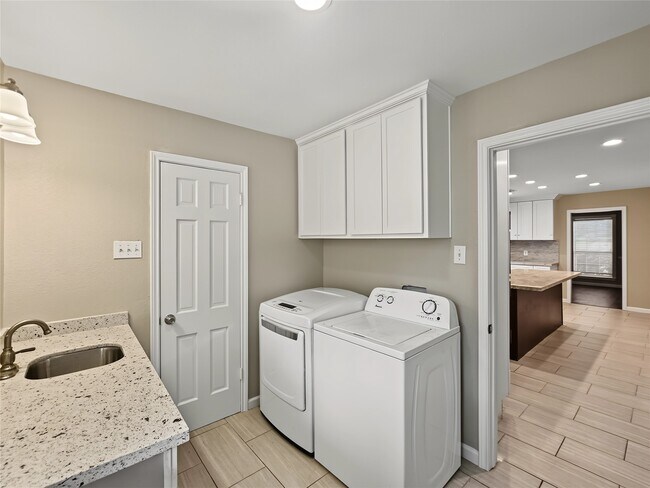 Building Photo - 139 Haversham Dr