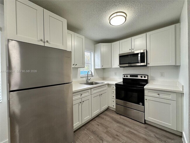 Building Photo - 2910 Pierce St