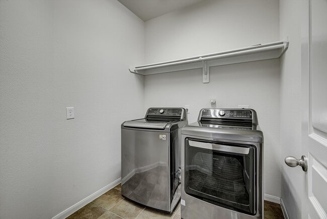 Building Photo - 3323 Creole Bay Ln