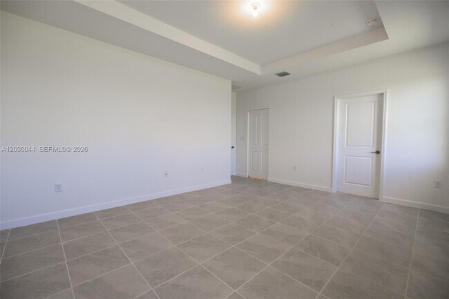 Building Photo - 2988 SE 25th Ave
