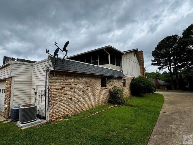 Building Photo - 4/2.5 PG Townhouse Available