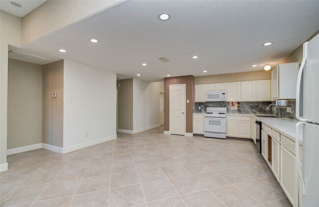 Building Photo - 12846 Sai Baba Dr