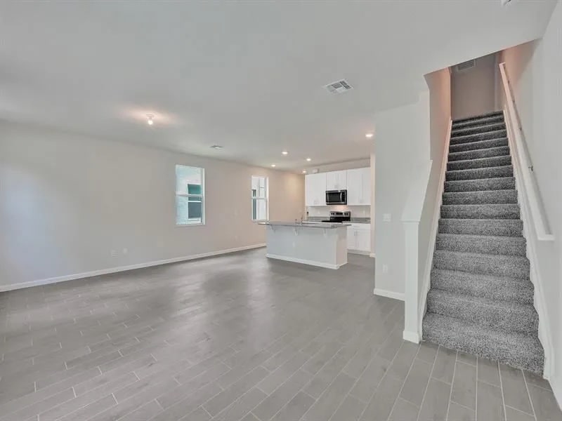 Building Photo - 5671 Enclave Dr