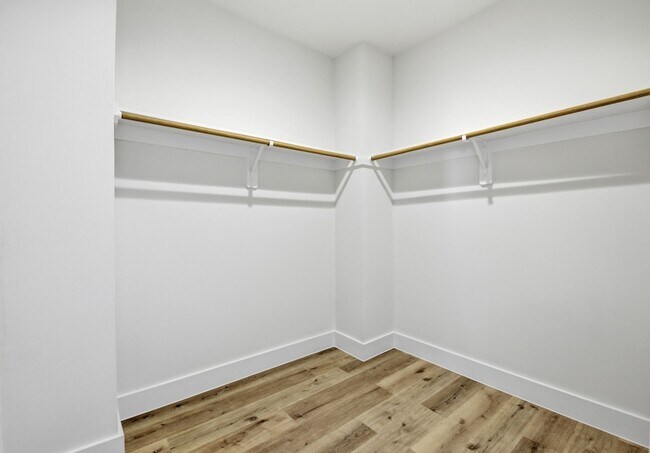 Building Photo - 11925 N Hoa Sen Cir