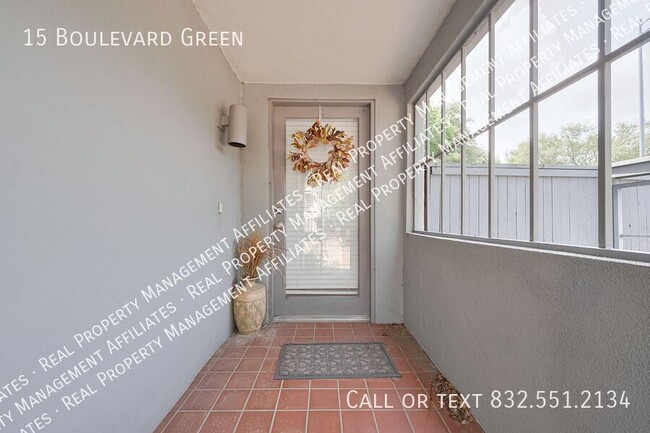 Building Photo - 15 Boulevard Green