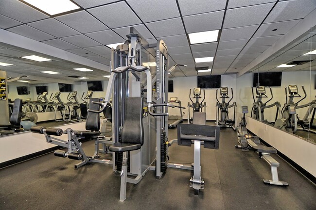 FITNESS CENTER - 400 E Colonial Dr