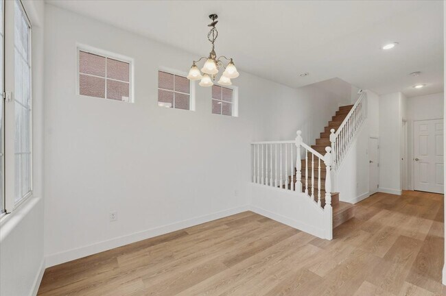 Building Photo - 8604 Splendid Leaf Ct