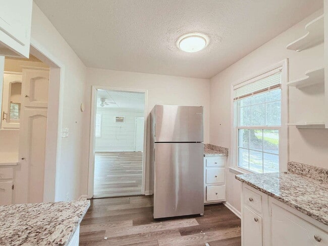 Building Photo - Welcome Home to Timeless Charm and Modern Comfort