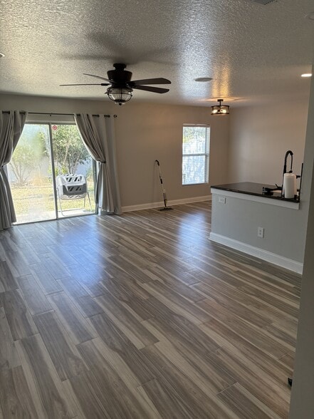 Living Room - 5304 Cordgrass Bend Ln