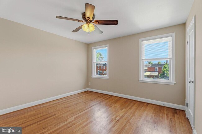 Building Photo - 586 Lucia Ave