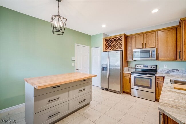 Building Photo - 3174 Antica St