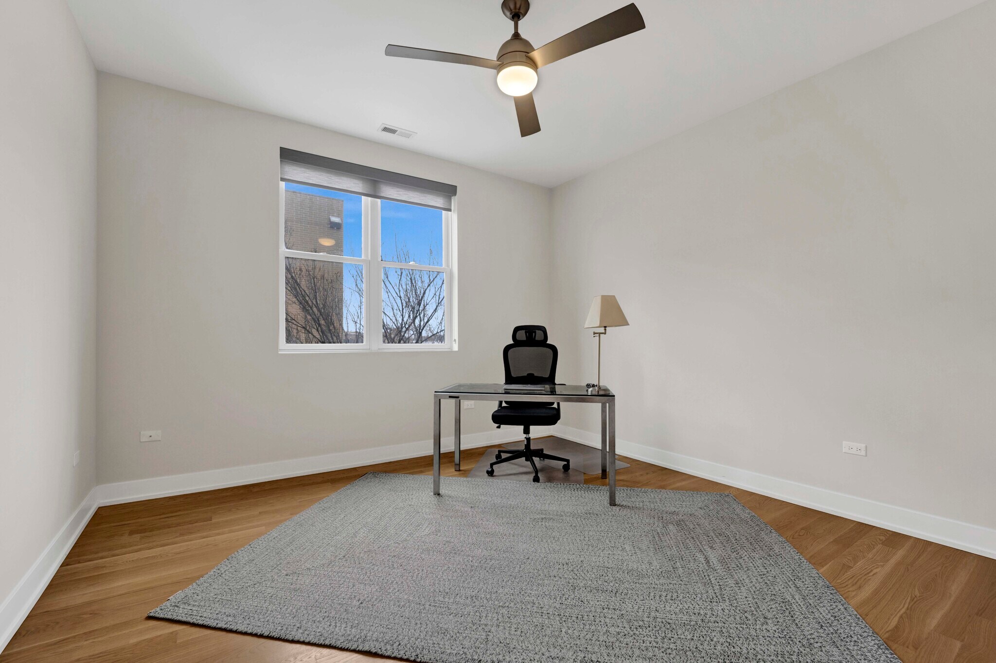 Building Photo - 4024 N Lincoln Ave