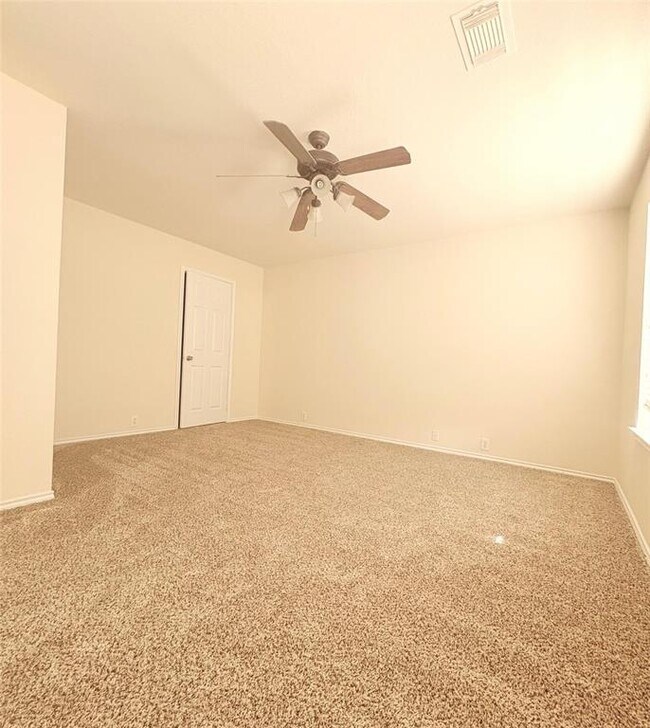 Building Photo - 5818 Kenwood