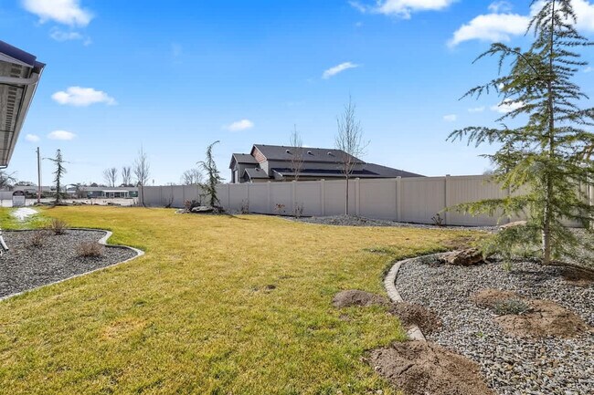 Building Photo - 303 CM Rdg Ln