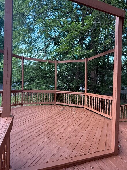 Backyard Gazebo - 1308 Crosswood Ln