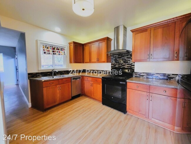 Building Photo - 4 br, 2 bath House - 1020 N Holland Ave