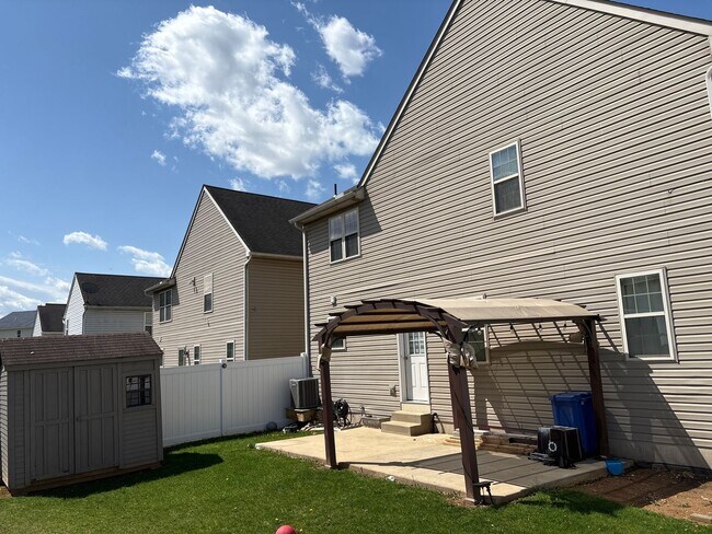 Building Photo - 720 Strayer Dr