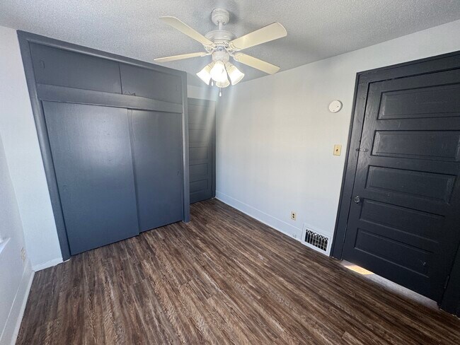 Building Photo - 1507 E Main St