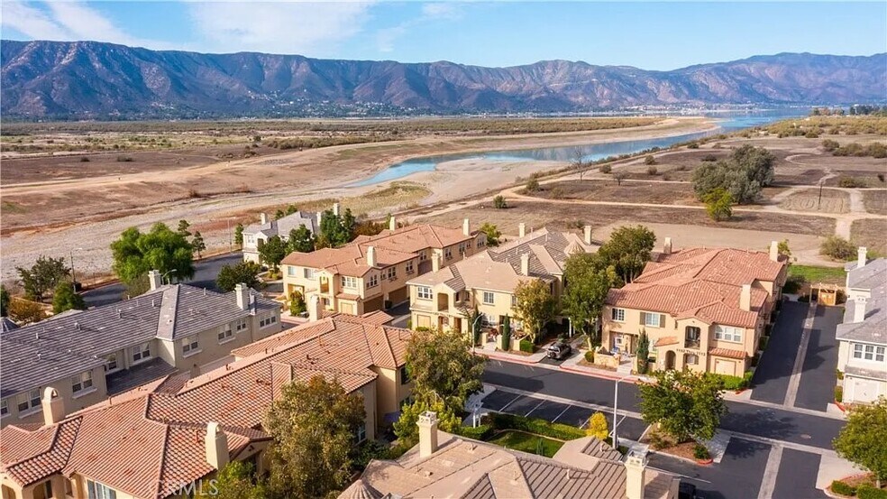 Community - 1800 E Lakeshore Dr