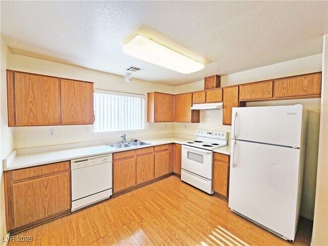 Building Photo - 1850 Pershing Ave