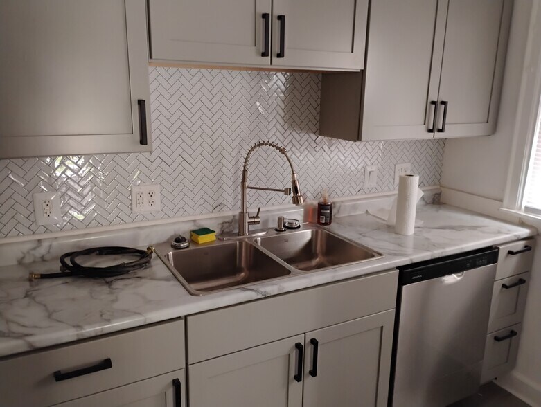 Building Photo - 17147 Hartwell St