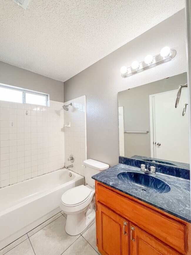 Building Photo - Available NOW!!!! Beautiful 4 bedroom, 2 bath, 2 car garage home with a privacy fenced yard and c...