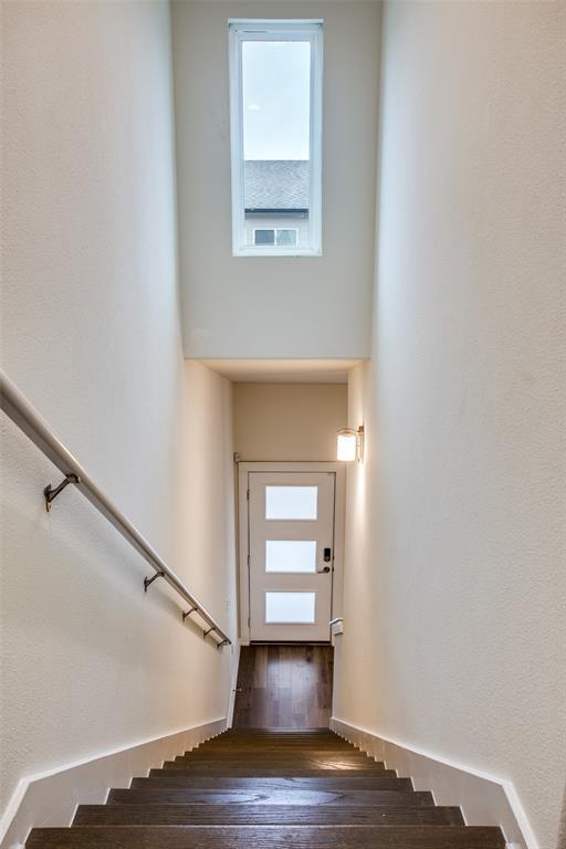 Building Photo - 6800 Menchaca Rd