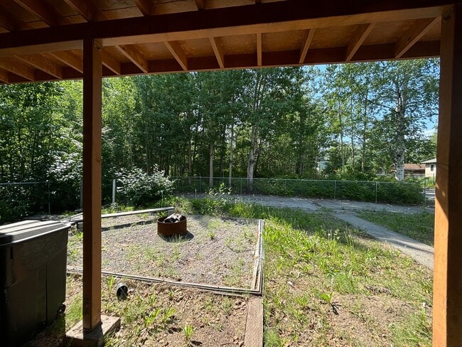 Building Photo - Basesment unit / All utilities included