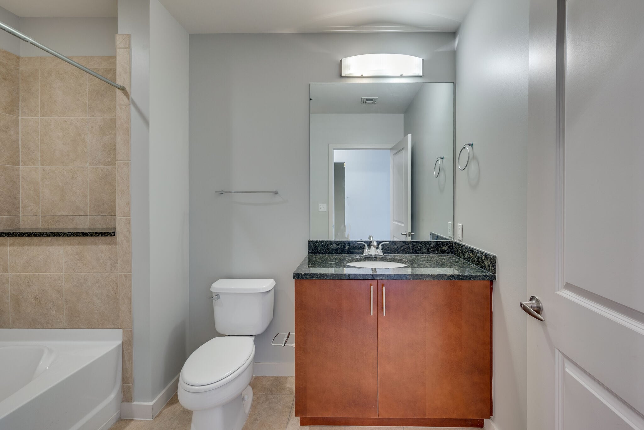 Full Bathroom - 301 Demonbreun St