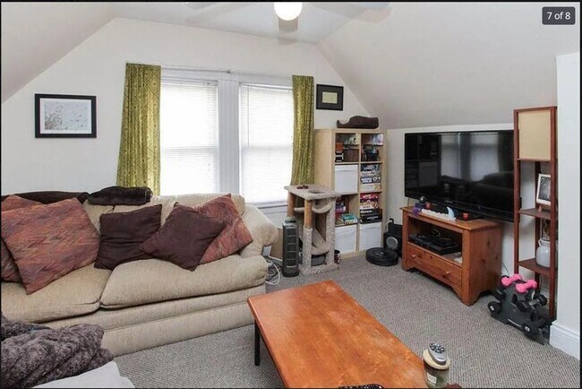 Building Photo - 39 Etna St