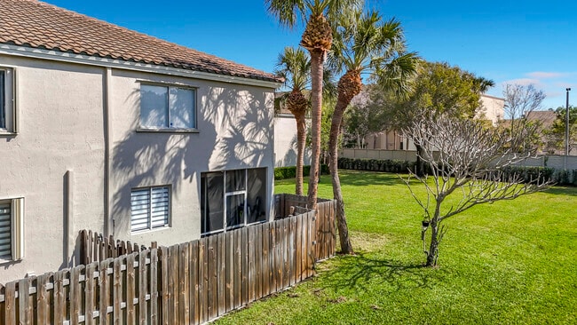 Building Photo - 4702 NW 59th Manor