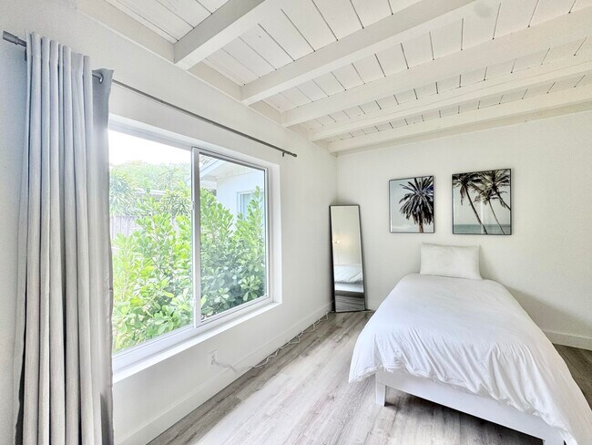 Building Photo - 1130 NE 18th Ave