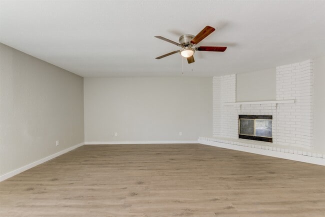 Building Photo - 24015 Beef Canyon Dr