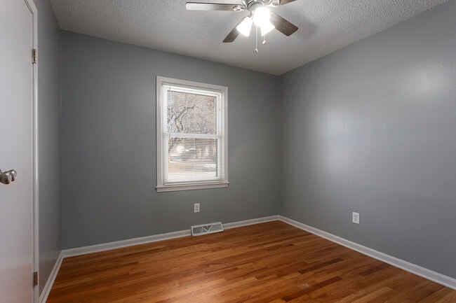 Building Photo - 703 SW 7 St