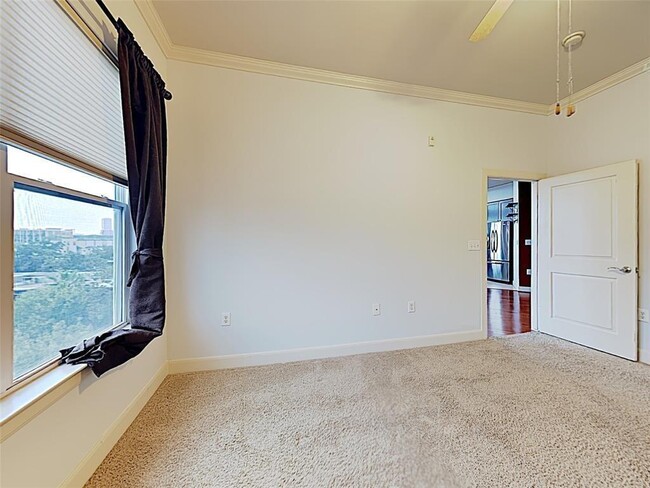Building Photo - 1010 Rosine St
