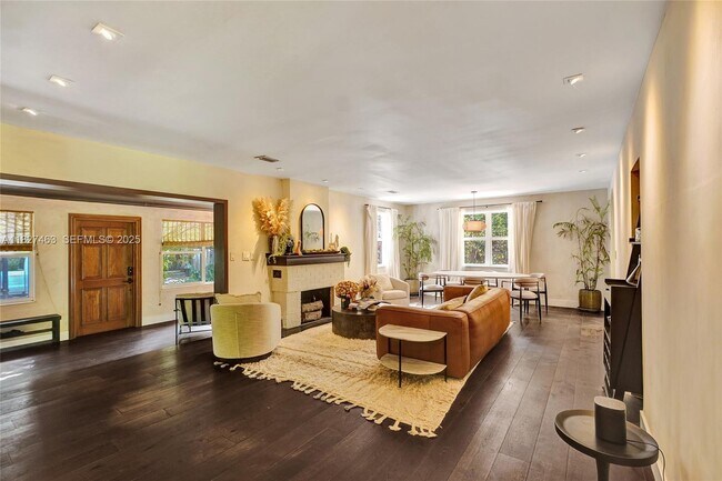 Building Photo - 669 NE 60th St