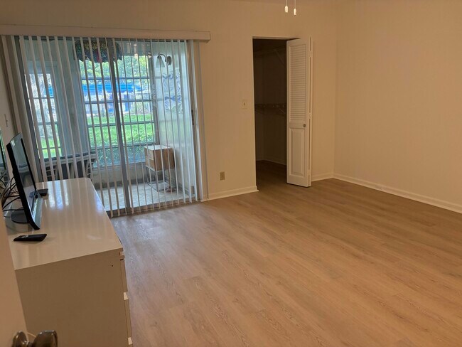 Building Photo - 2303 Lucaya Ln