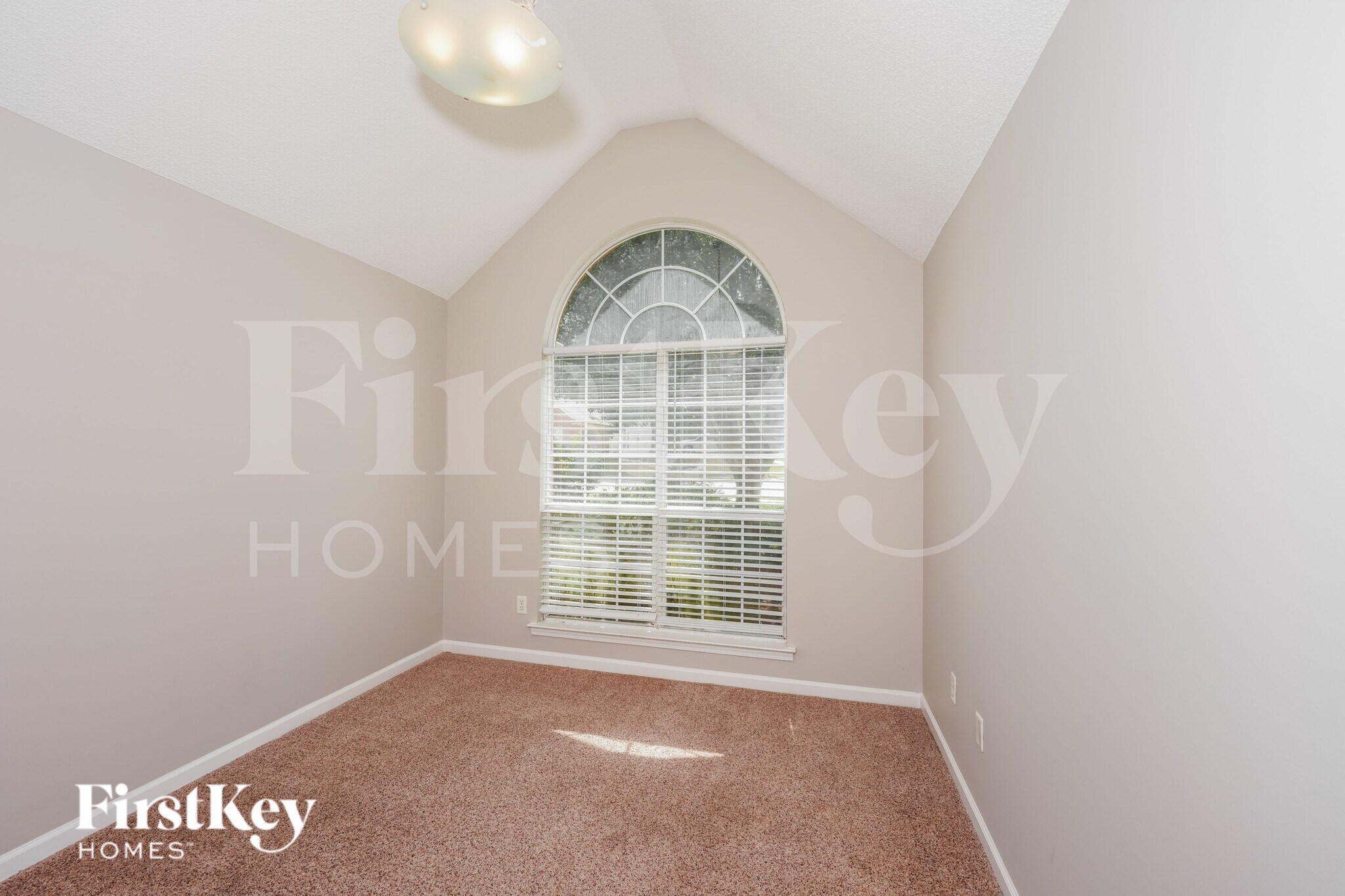 Building Photo - 200 Summer Hill Dr