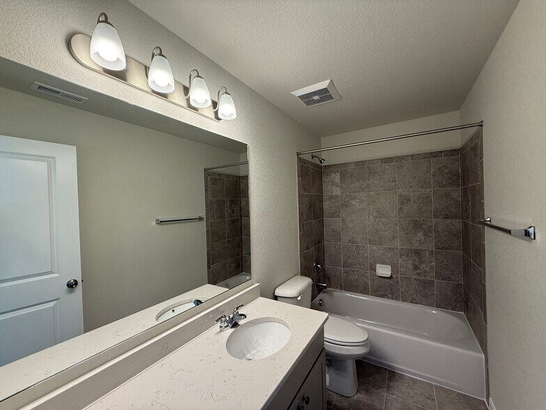 Building Photo - 8221 Sophia Ln