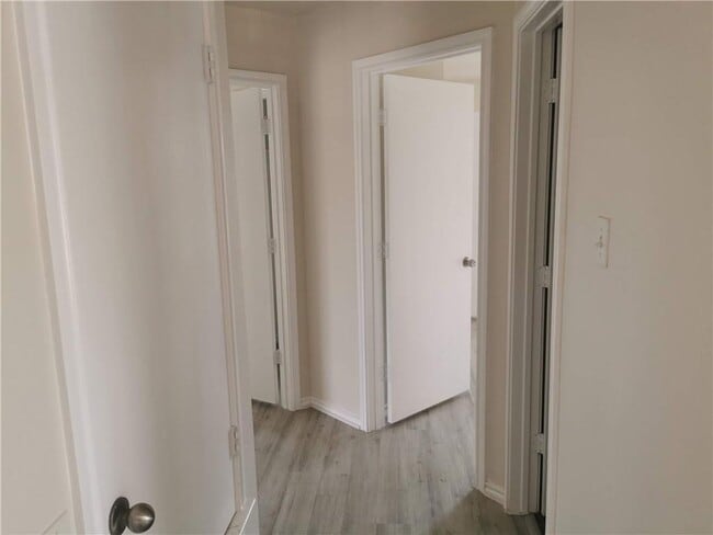 Building Photo - 3207 Barksdale Dr