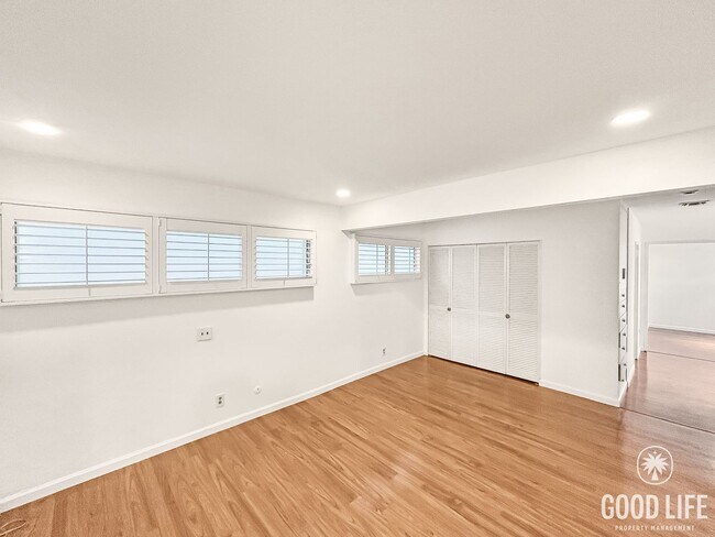 Building Photo - Beautiful 3BD/2BA W/ Private Pool, Garage, and A/C in Ocean Beach!