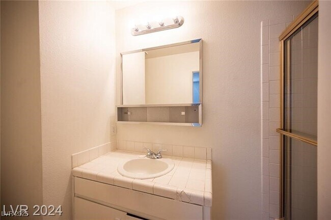 Building Photo - 4300 N Lamont St