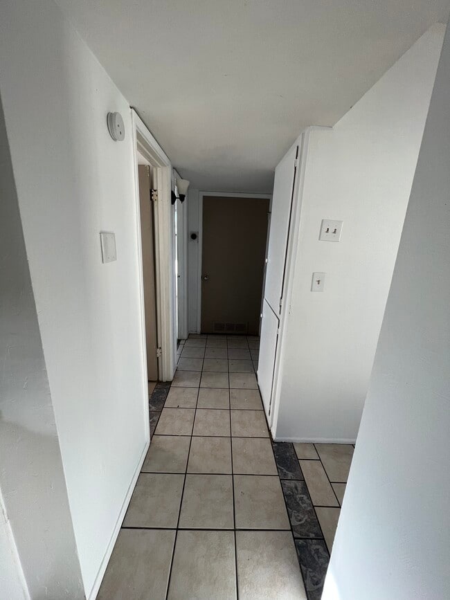 Building Photo - 4752 E Baker St