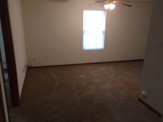 Building Photo - AVAILABLE NOW!! 3 BEDROOM DUPLEX!