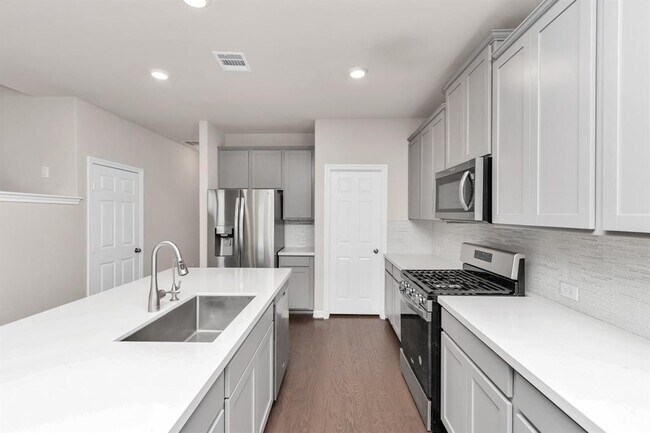 Building Photo - 1517 Portola Dr